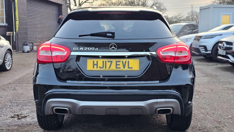 MERCEDES-BENZ GLA CLASS