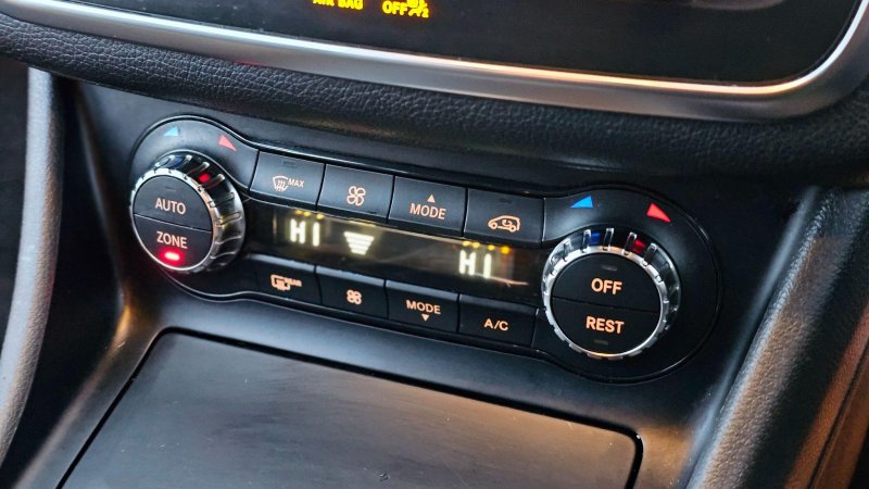 MERCEDES-BENZ GLA CLASS