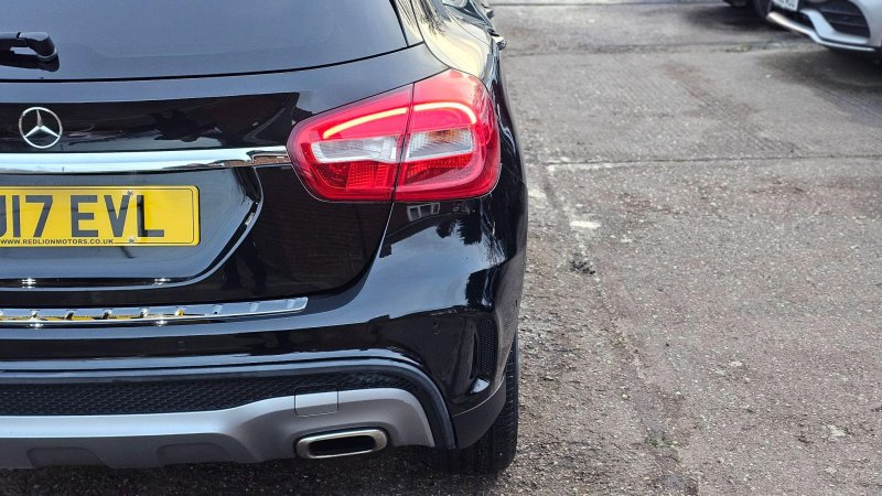 MERCEDES-BENZ GLA CLASS