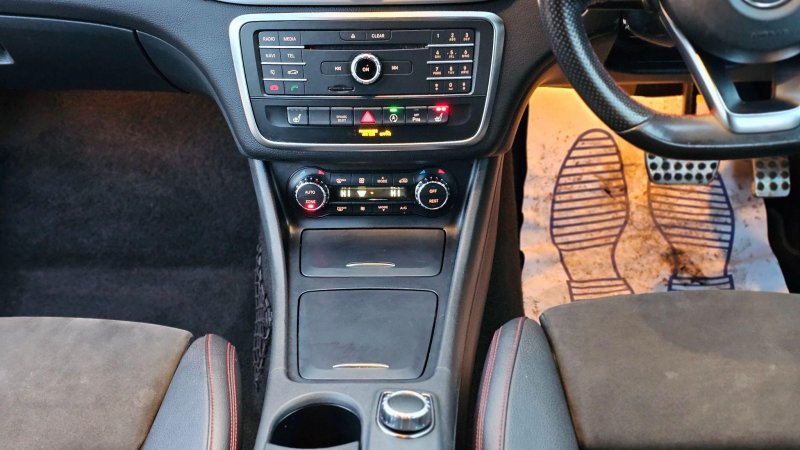 MERCEDES-BENZ GLA CLASS