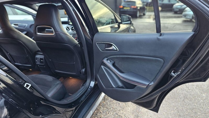 MERCEDES-BENZ GLA CLASS