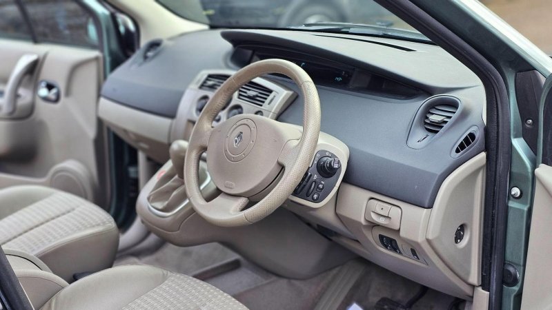 RENAULT GRAND SCENIC