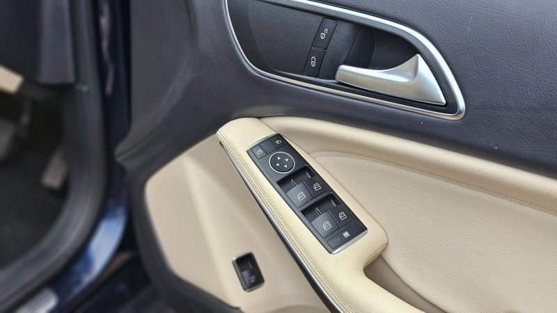MERCEDES-BENZ GLA CLASS