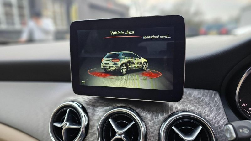 MERCEDES-BENZ GLA CLASS