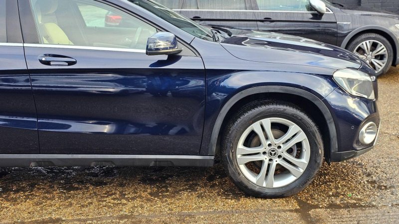 MERCEDES-BENZ GLA CLASS