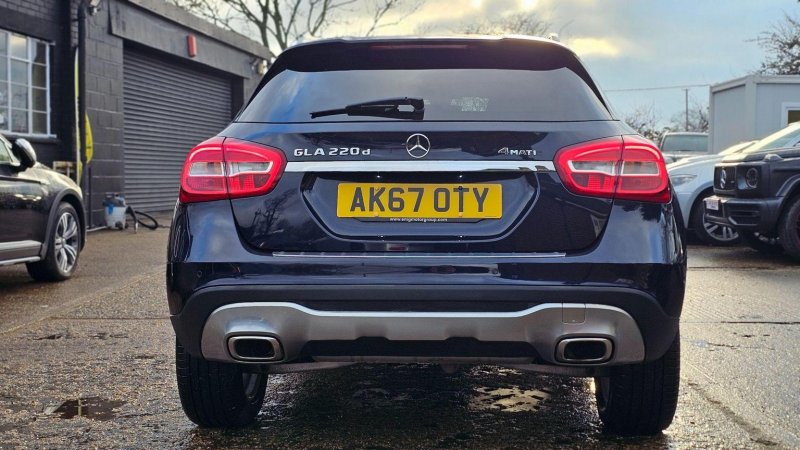 MERCEDES-BENZ GLA CLASS