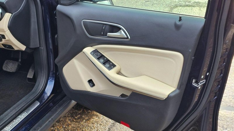 MERCEDES-BENZ GLA CLASS