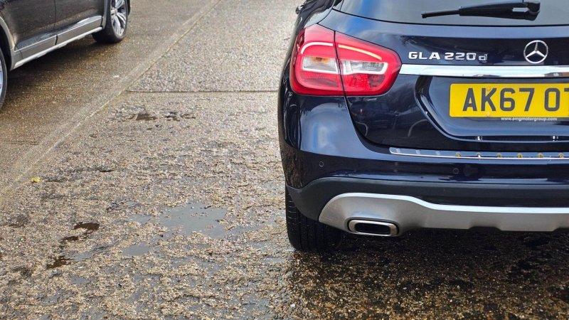 MERCEDES-BENZ GLA CLASS