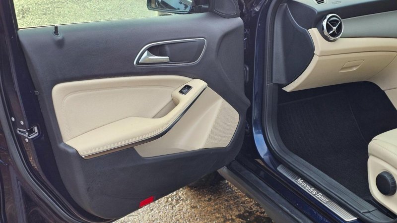 MERCEDES-BENZ GLA CLASS
