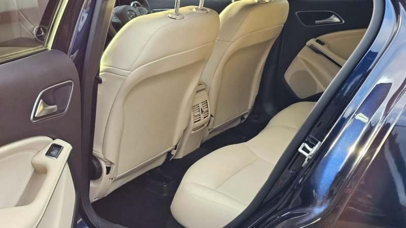 MERCEDES-BENZ GLA CLASS