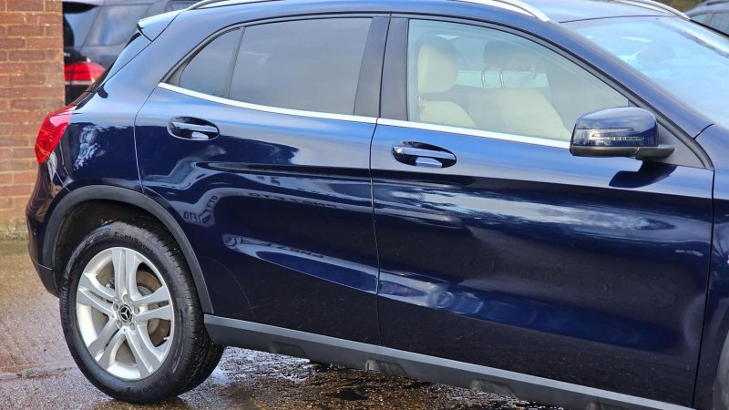 MERCEDES-BENZ GLA CLASS
