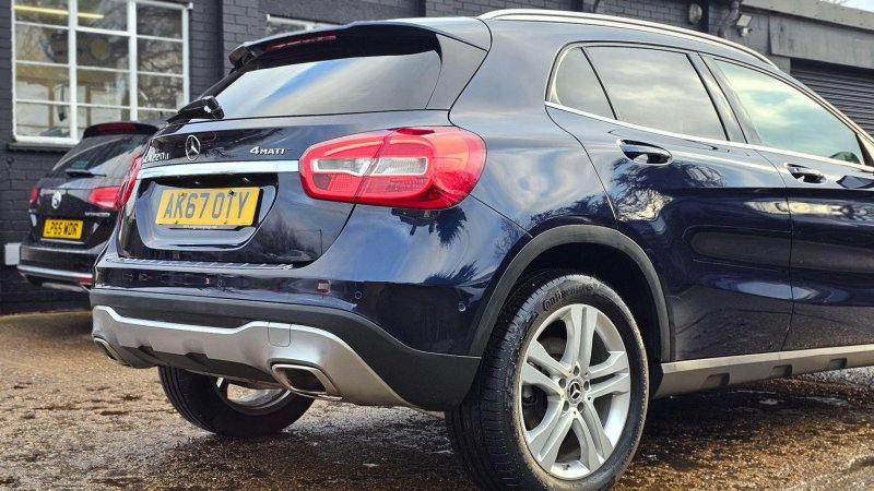 MERCEDES-BENZ GLA CLASS