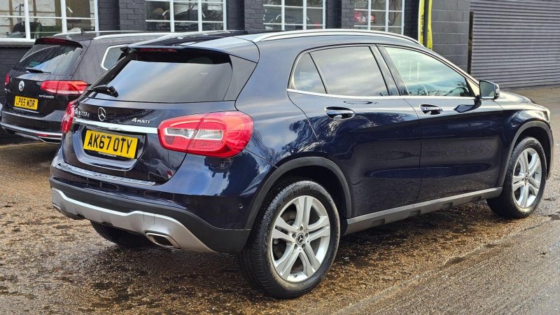 MERCEDES-BENZ GLA CLASS