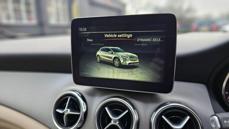 MERCEDES-BENZ GLA CLASS