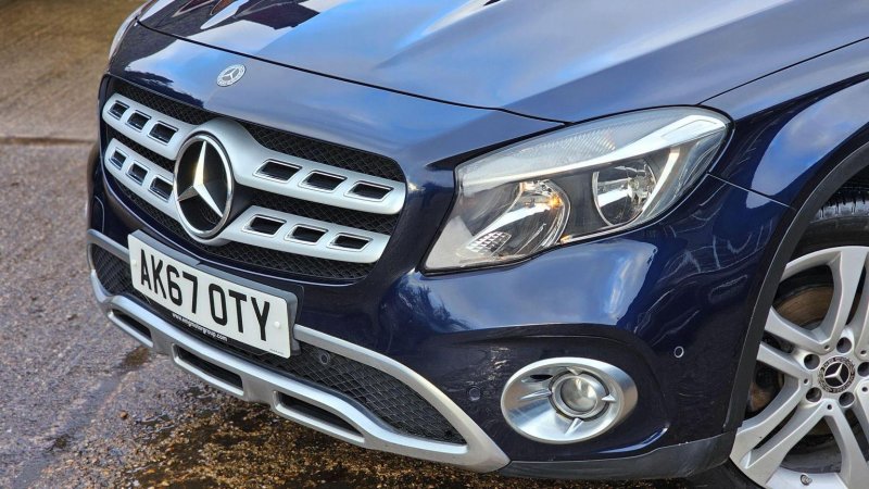 MERCEDES-BENZ GLA CLASS