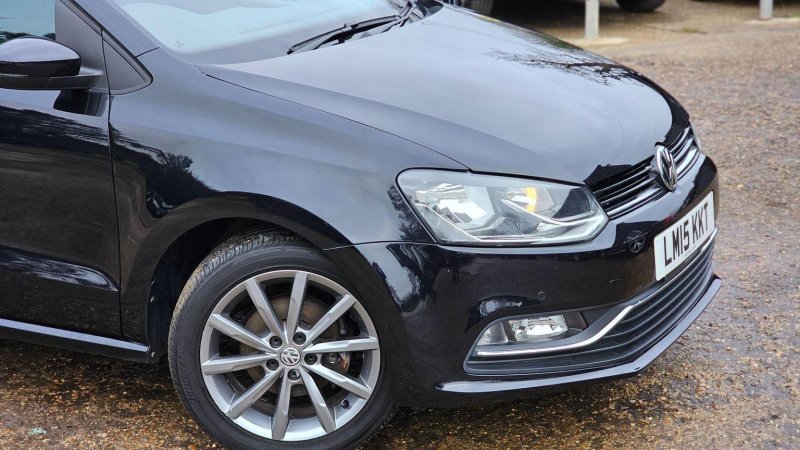 VOLKSWAGEN POLO