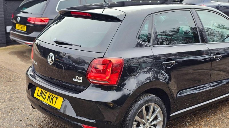 VOLKSWAGEN POLO