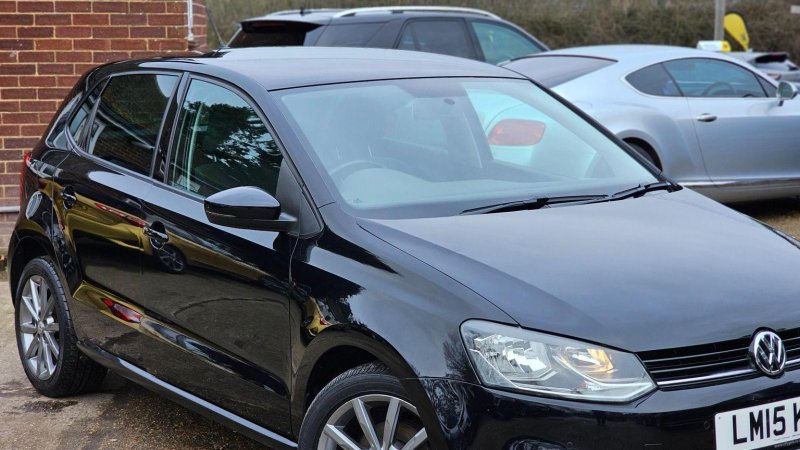 VOLKSWAGEN POLO
