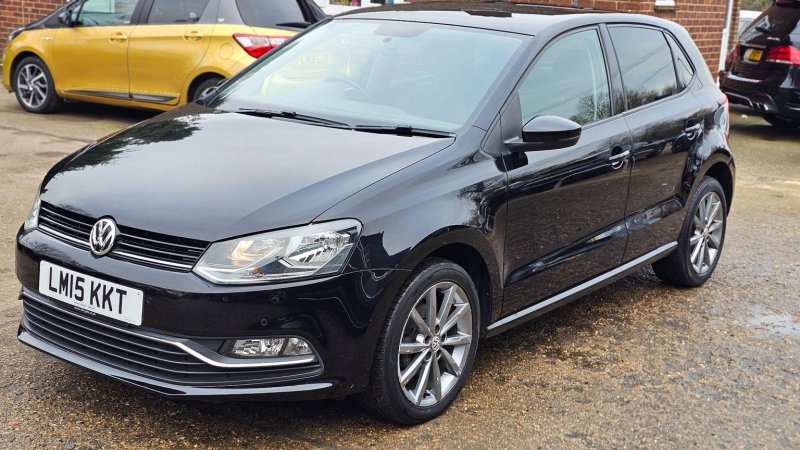 VOLKSWAGEN POLO
