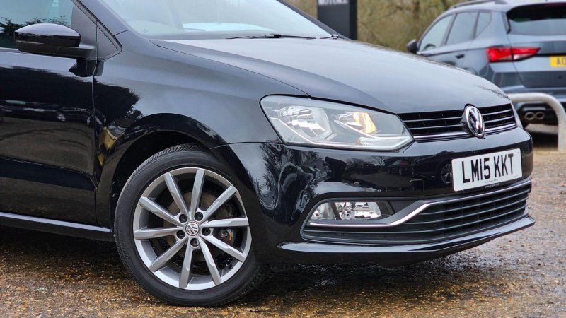 VOLKSWAGEN POLO
