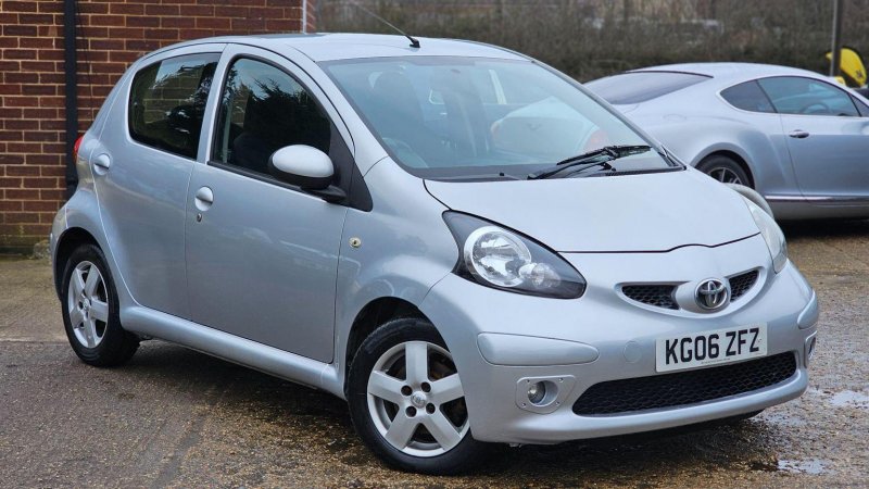 TOYOTA AYGO