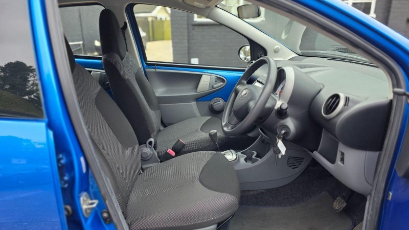 TOYOTA AYGO