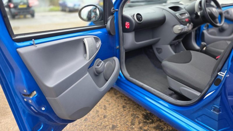 TOYOTA AYGO