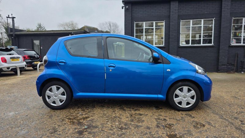 TOYOTA AYGO