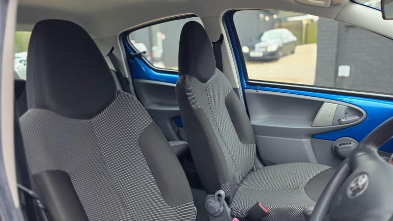TOYOTA AYGO