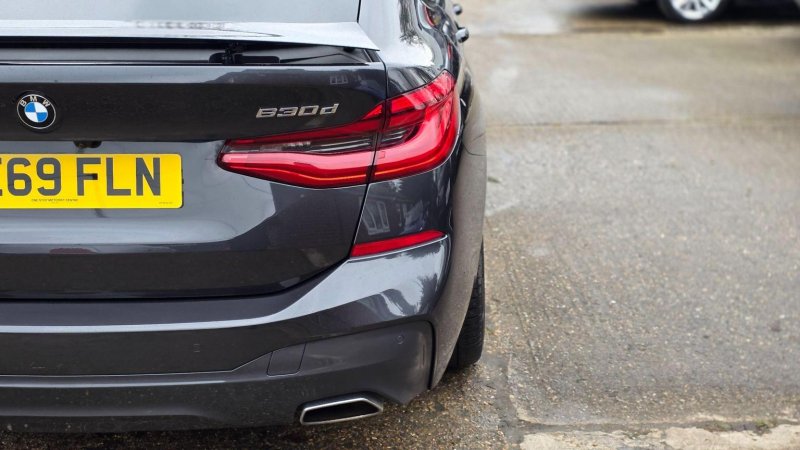BMW 6 SERIES