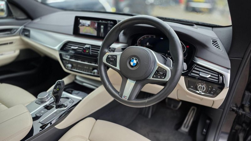 BMW 6 SERIES