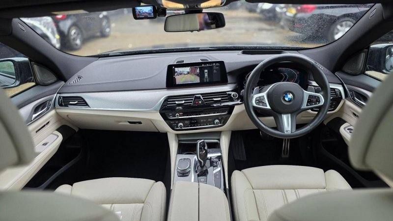 BMW 6 SERIES