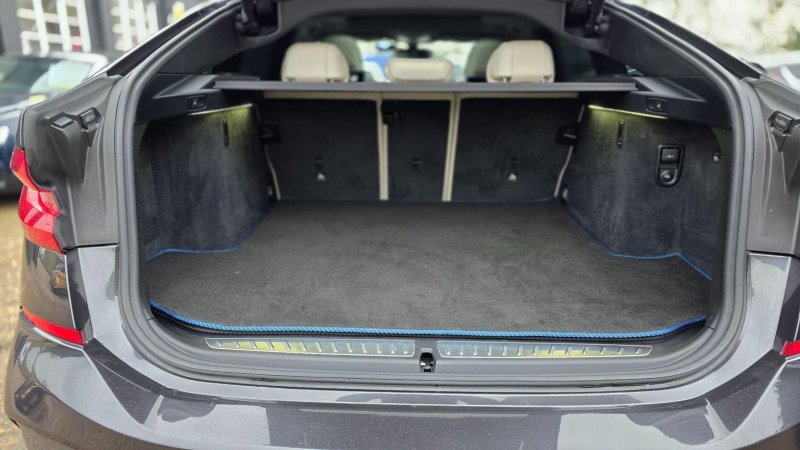 BMW 6 SERIES