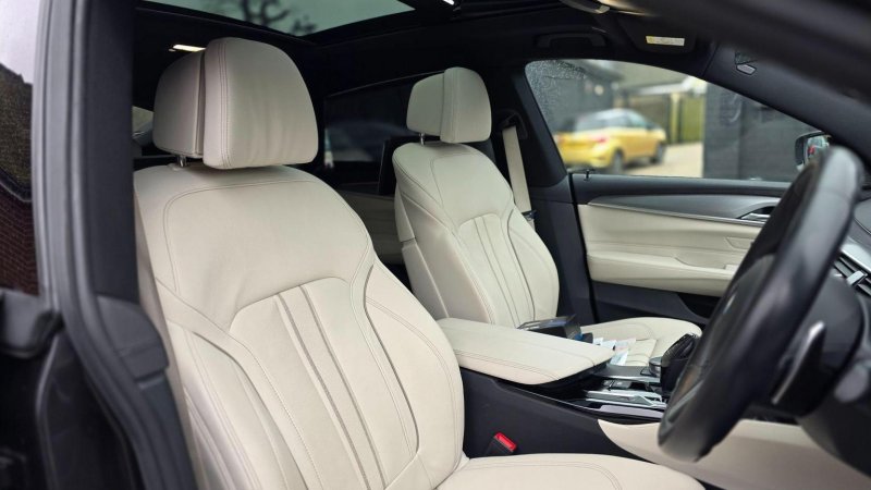 BMW 6 SERIES