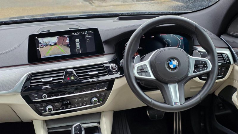 BMW 6 SERIES