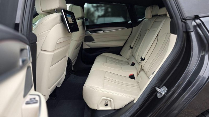 BMW 6 SERIES