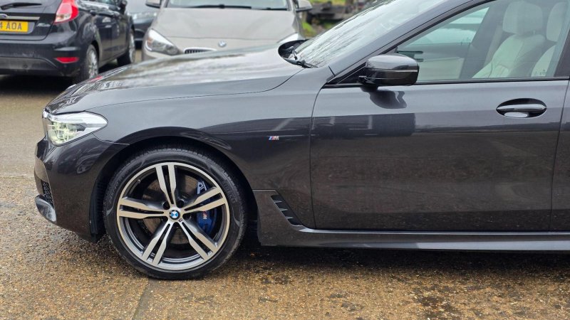 BMW 6 SERIES