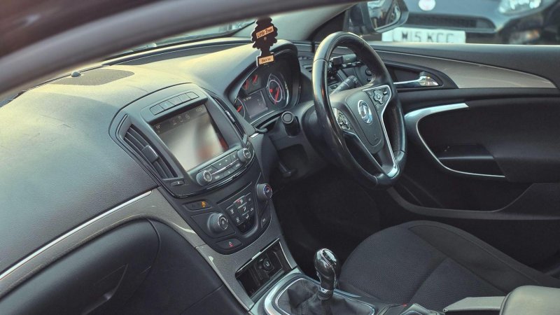 VAUXHALL INSIGNIA