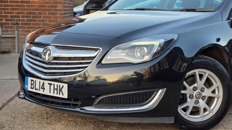 VAUXHALL INSIGNIA