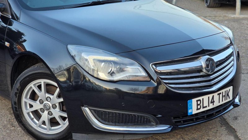 VAUXHALL INSIGNIA