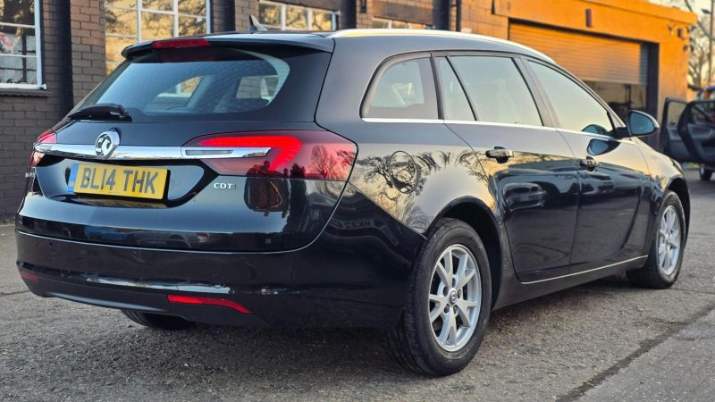 VAUXHALL INSIGNIA