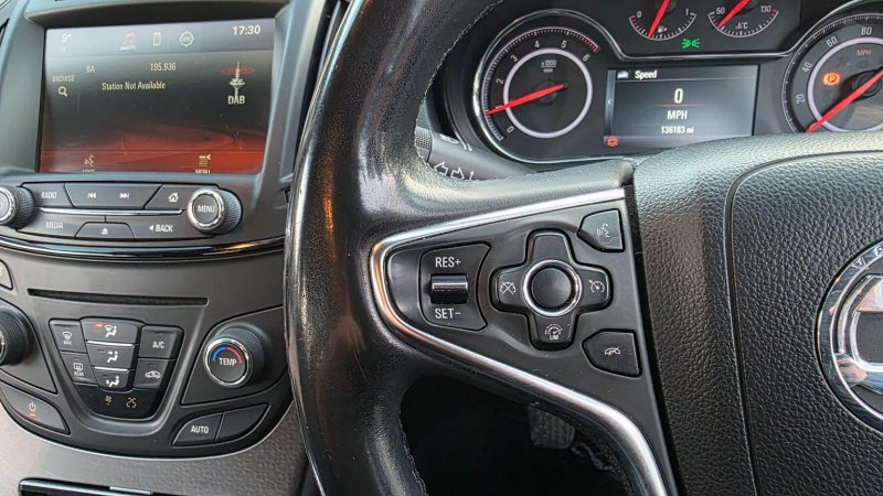 VAUXHALL INSIGNIA