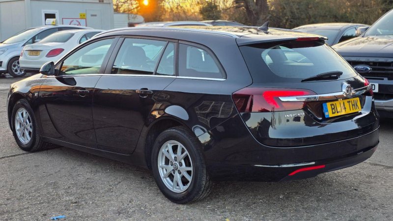 VAUXHALL INSIGNIA