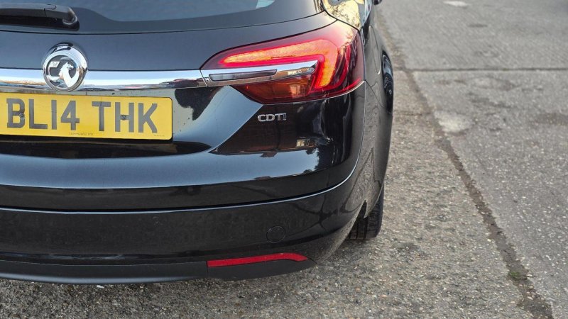 VAUXHALL INSIGNIA