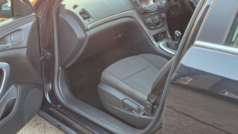 VAUXHALL INSIGNIA