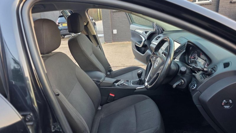 VAUXHALL INSIGNIA