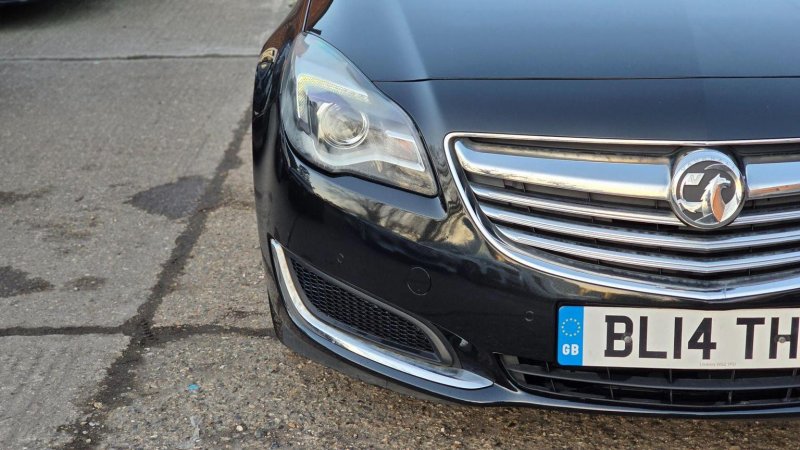 VAUXHALL INSIGNIA