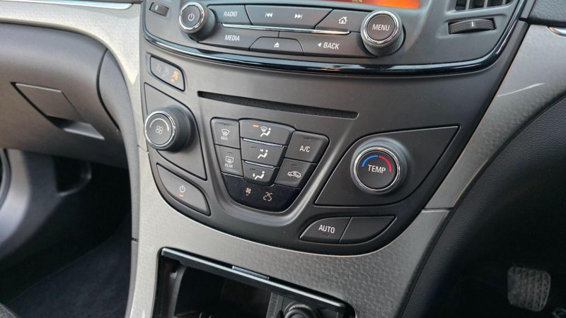 VAUXHALL INSIGNIA