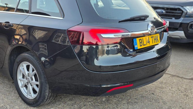 VAUXHALL INSIGNIA