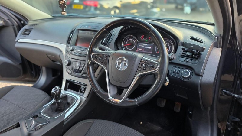 VAUXHALL INSIGNIA